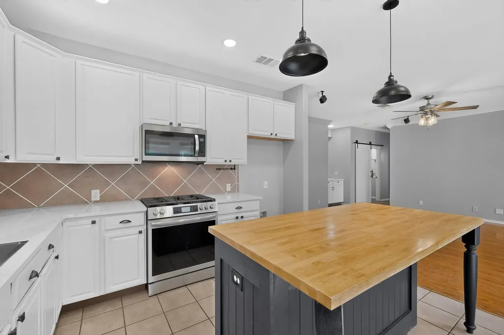 3068 Bent Tree Loop Round Rock TX 78681