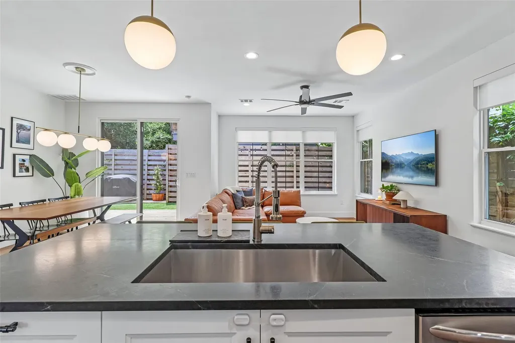 1706 Perez Street Austin TX 78721