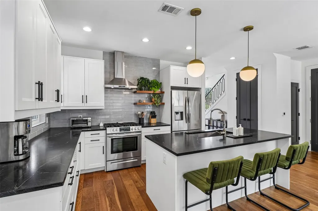 1706 Perez Street Austin TX 78721