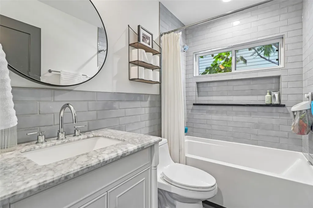1706 Perez Street Austin TX 78721