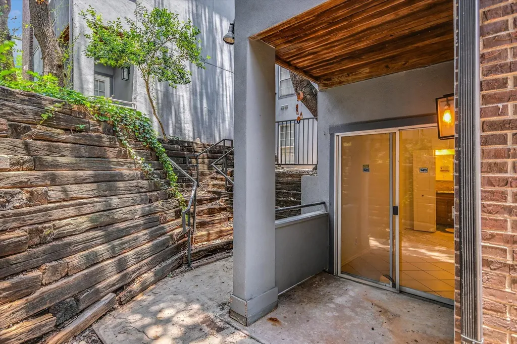 700 S 1st Street Austin TX 78704