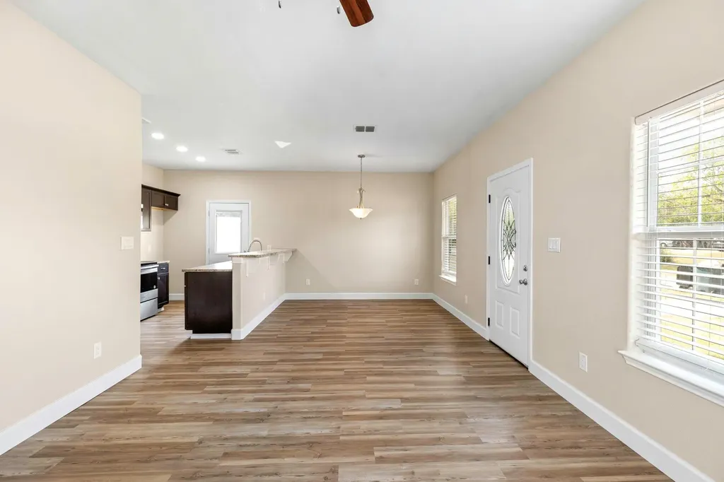 1628 Armstrong Street Luling TX 78648