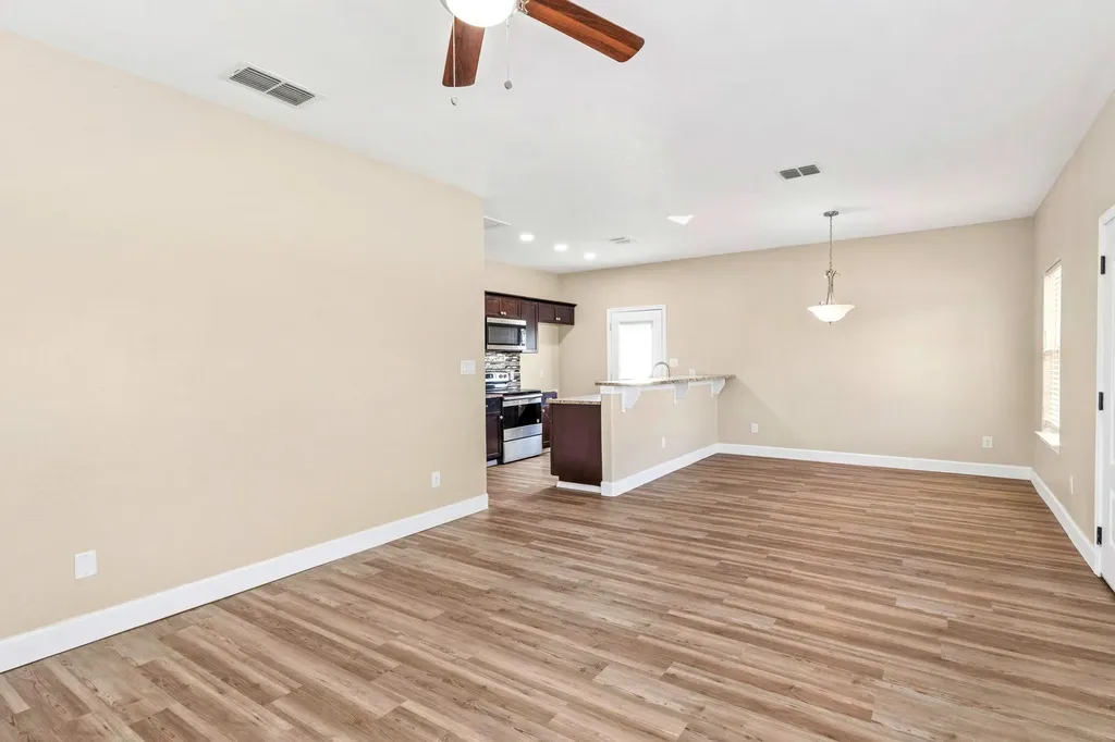 1628 Armstrong Street Luling TX 78648