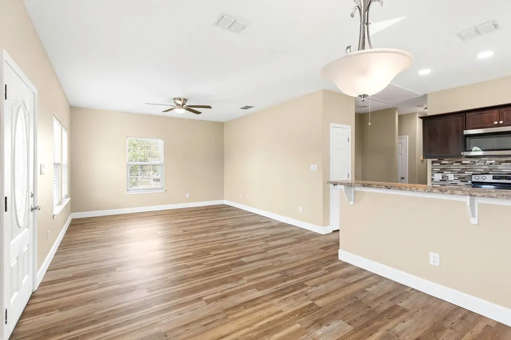 1628 Armstrong Street Luling TX 78648