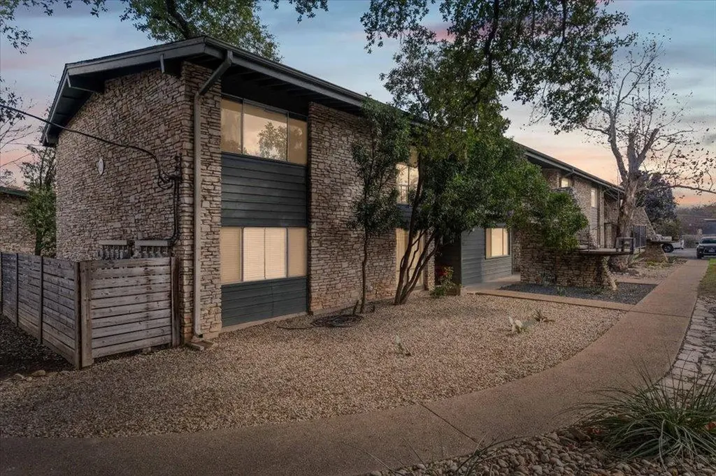 1304 Mariposa Drive Austin TX 78704