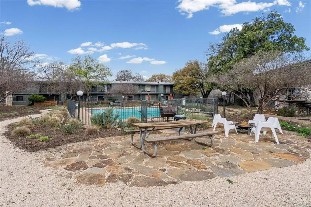 1304 Mariposa Drive Austin TX 78704