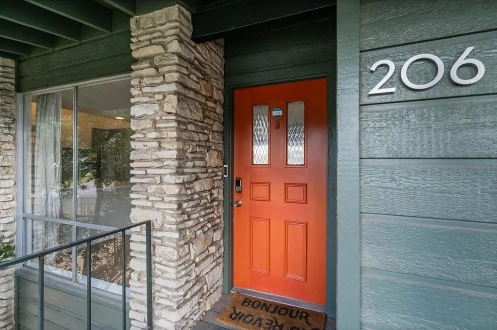 1304 Mariposa Drive Austin TX 78704