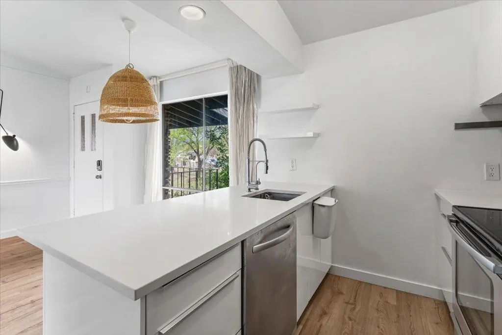1304 Mariposa Drive Austin TX 78704