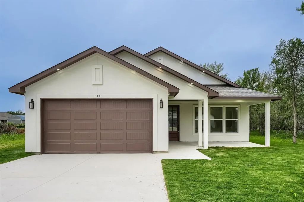 137 E Pauwela Lane Bastrop TX 78602