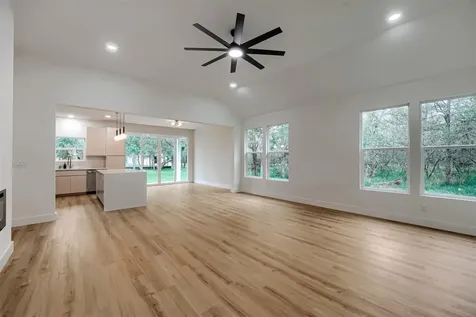 137 E Pauwela Lane Bastrop TX 78602