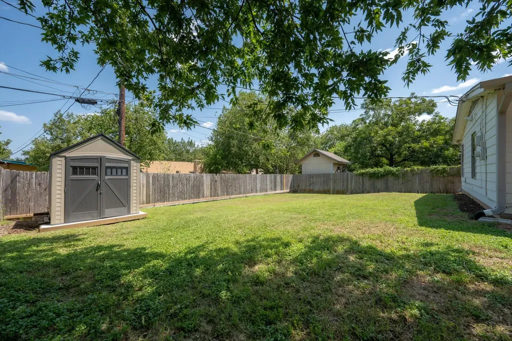 8417 Maine Drive Austin TX 78758