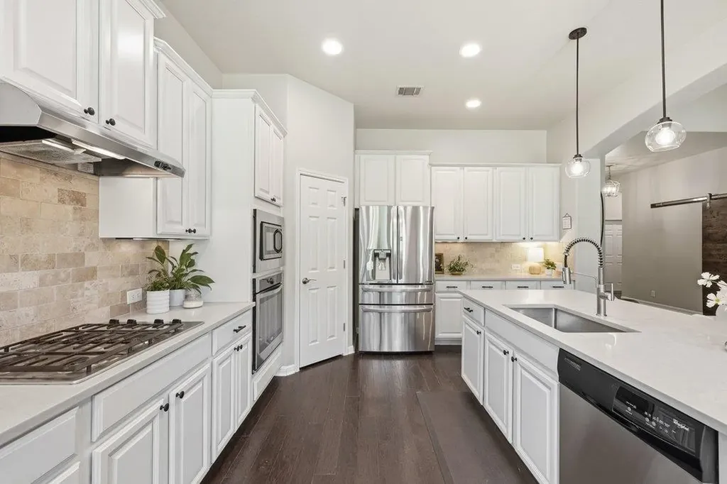 5433 Texas Bluebell Drive Spicewood TX 78669