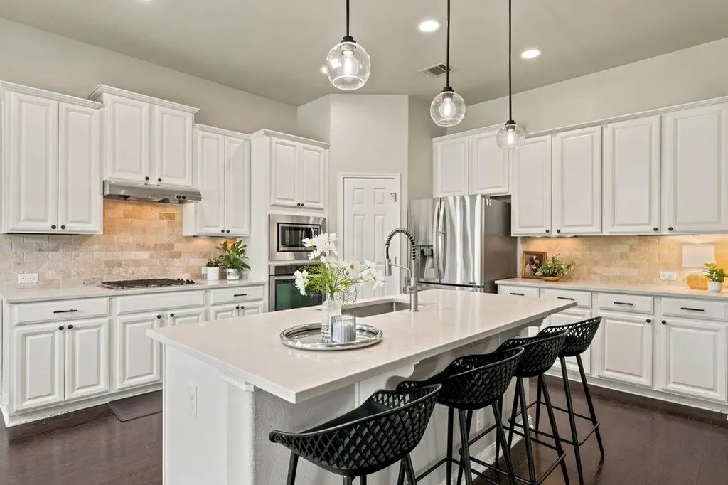 5433 Texas Bluebell Drive Spicewood TX 78669