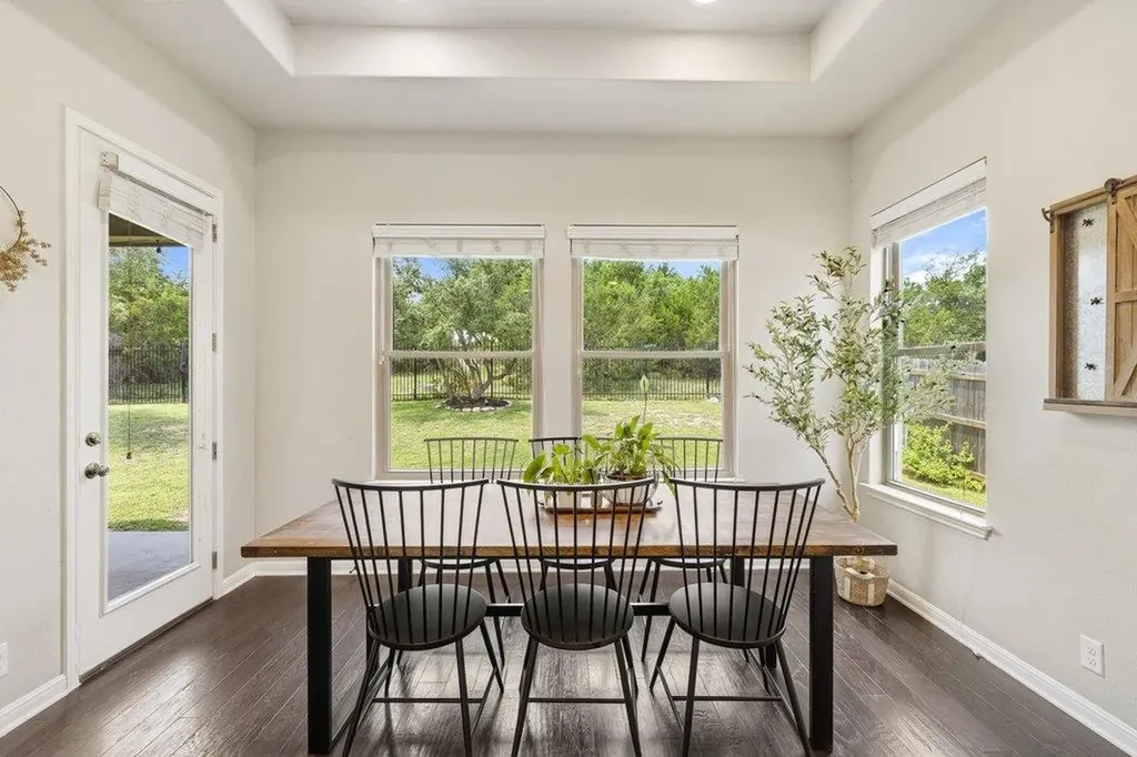5433 Texas Bluebell Drive Spicewood TX 78669