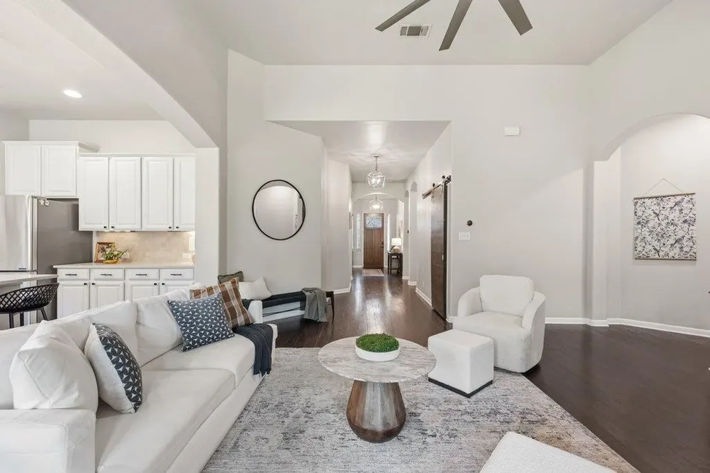 5433 Texas Bluebell Drive Spicewood TX 78669