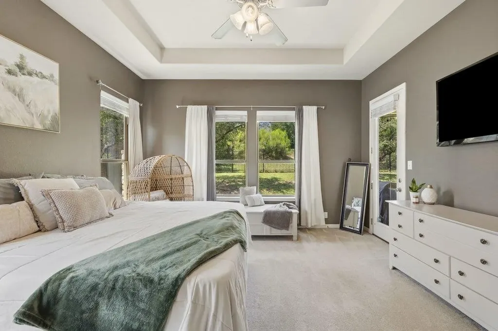 5433 Texas Bluebell Drive Spicewood TX 78669