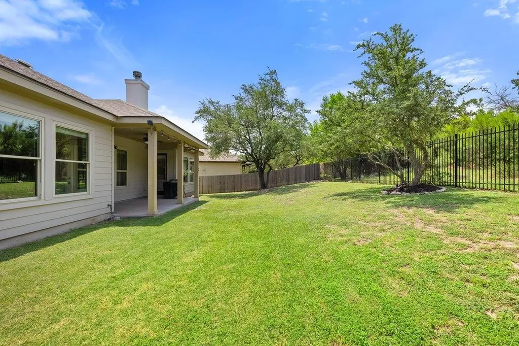 5433 Texas Bluebell Drive Spicewood TX 78669