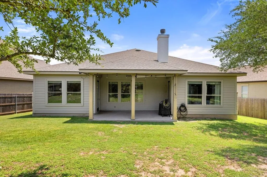 5433 Texas Bluebell Drive Spicewood TX 78669