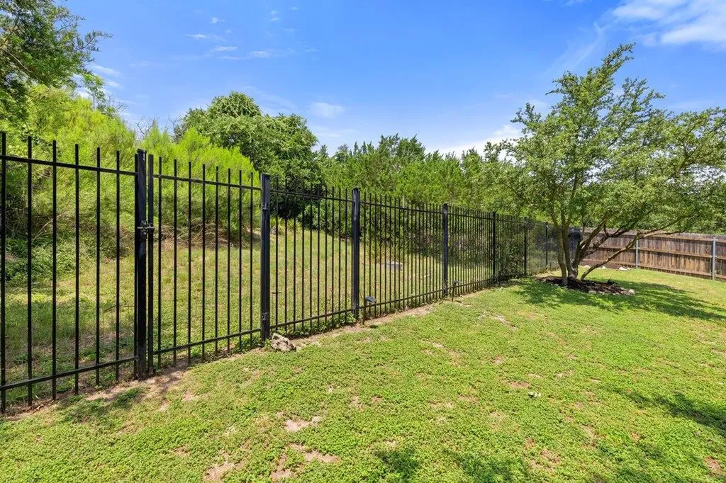 5433 Texas Bluebell Drive Spicewood TX 78669