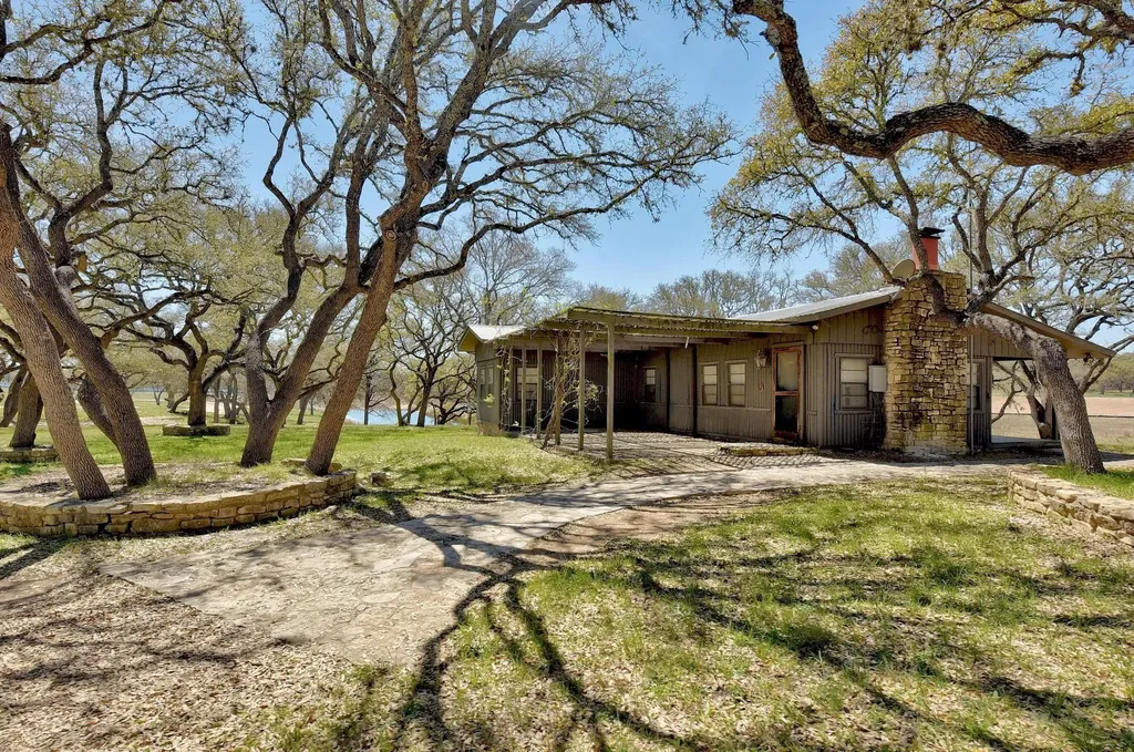 509 Climbing Rock Loop Dripping Springs TX 78620