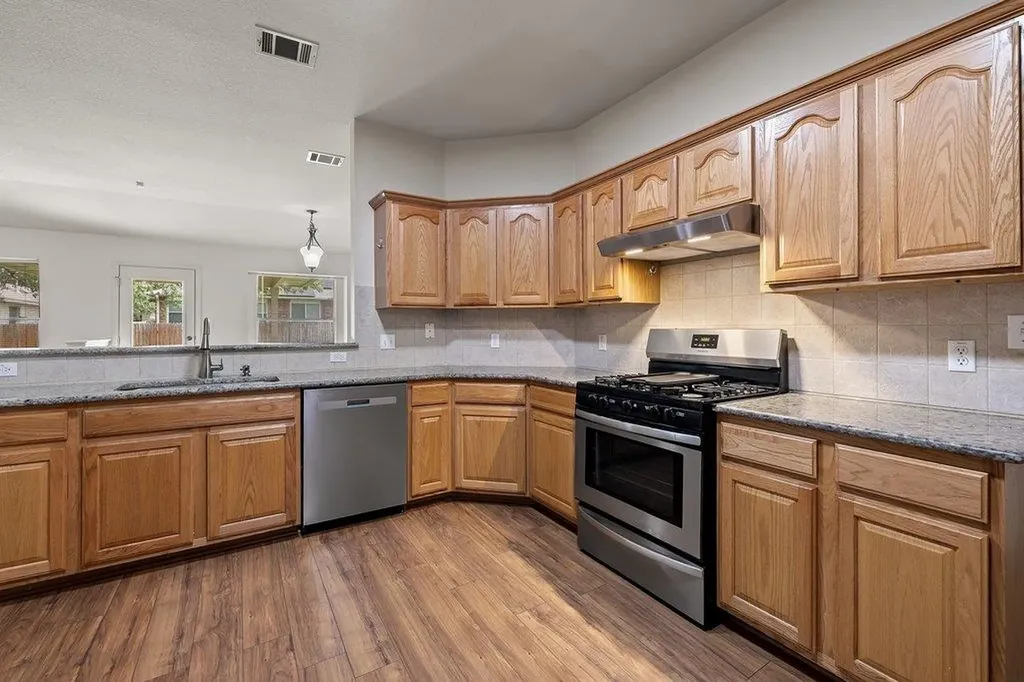 4006 Texella Cove Round Rock TX 78681