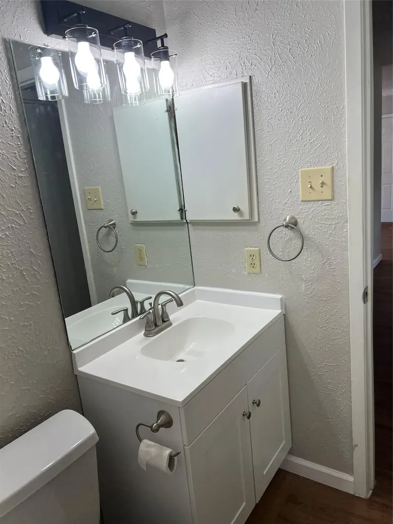 6204 Shadow Bend Austin TX 78745