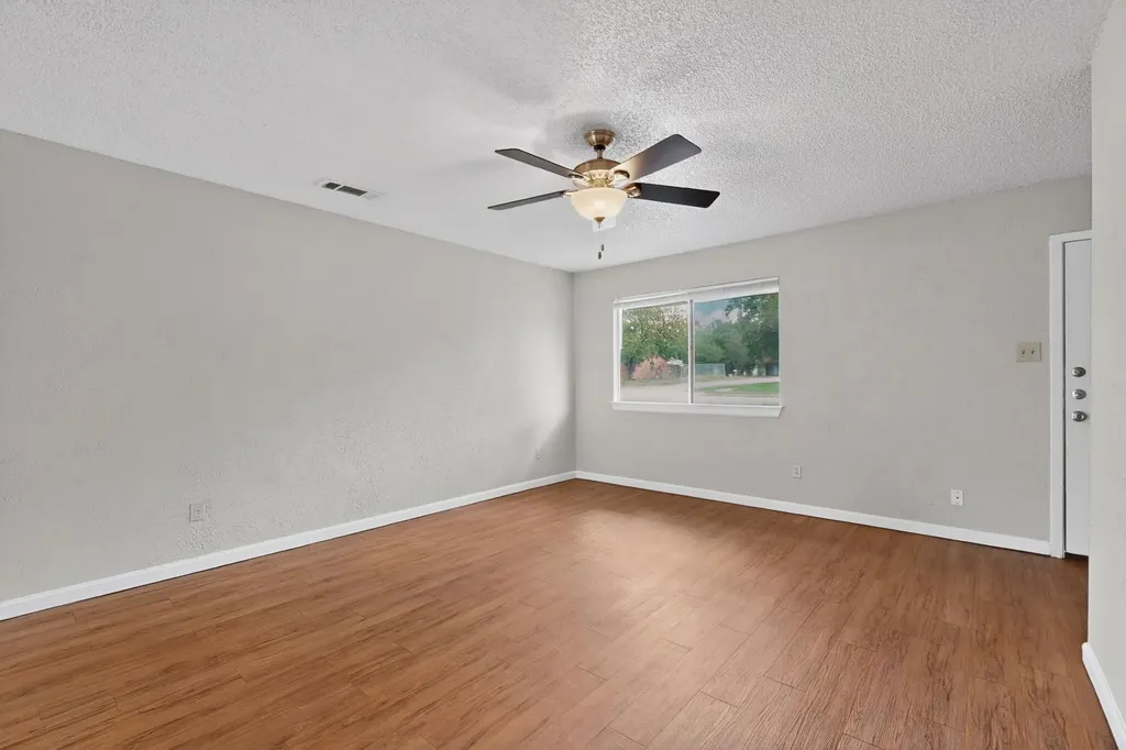 6204 Shadow Bend Austin TX 78745