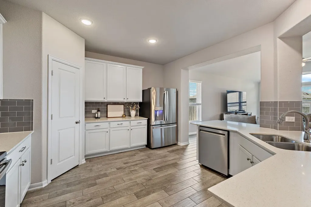 503 Hendelson Lane Hutto TX 78634