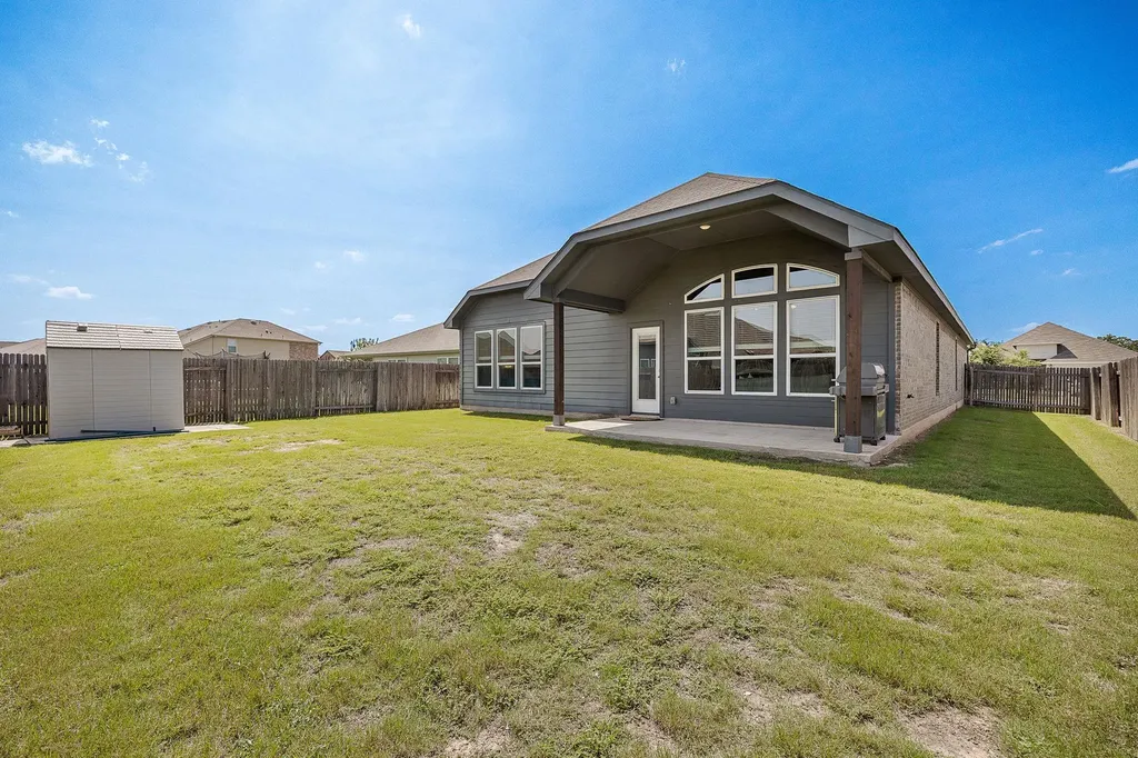 503 Hendelson Lane Hutto TX 78634