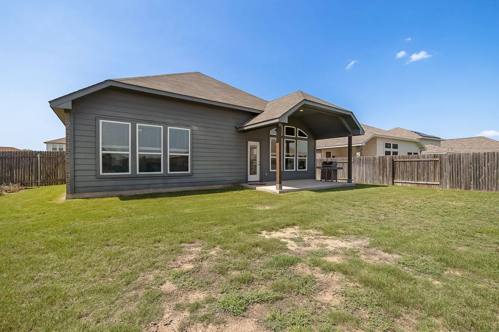 503 Hendelson Lane Hutto TX 78634