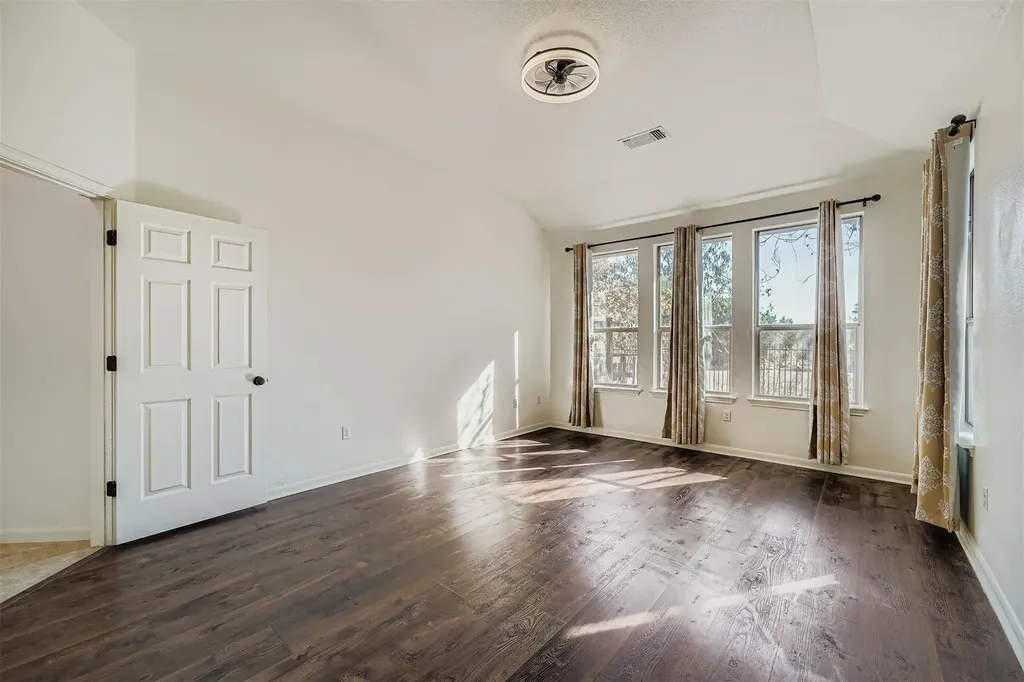212 Great Circle Cove Austin TX 78717