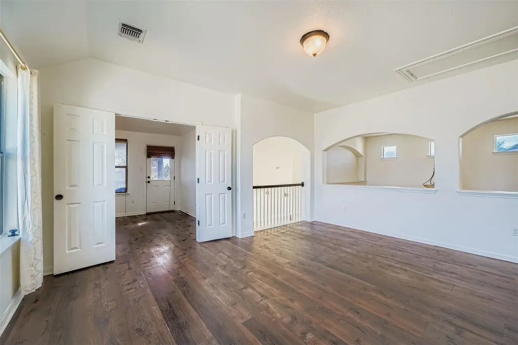 212 Great Circle Cove Austin TX 78717