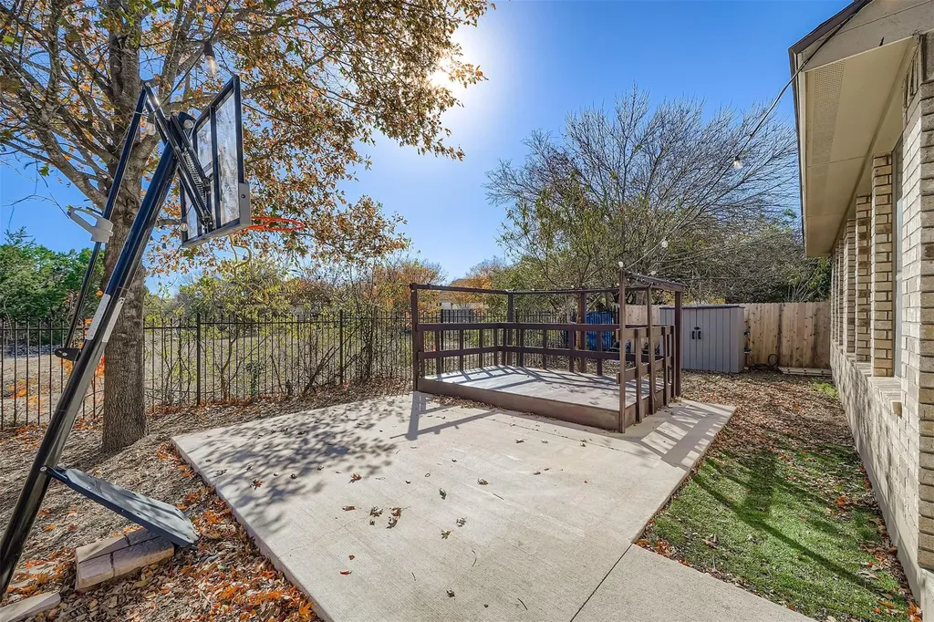 212 Great Circle Cove Austin TX 78717