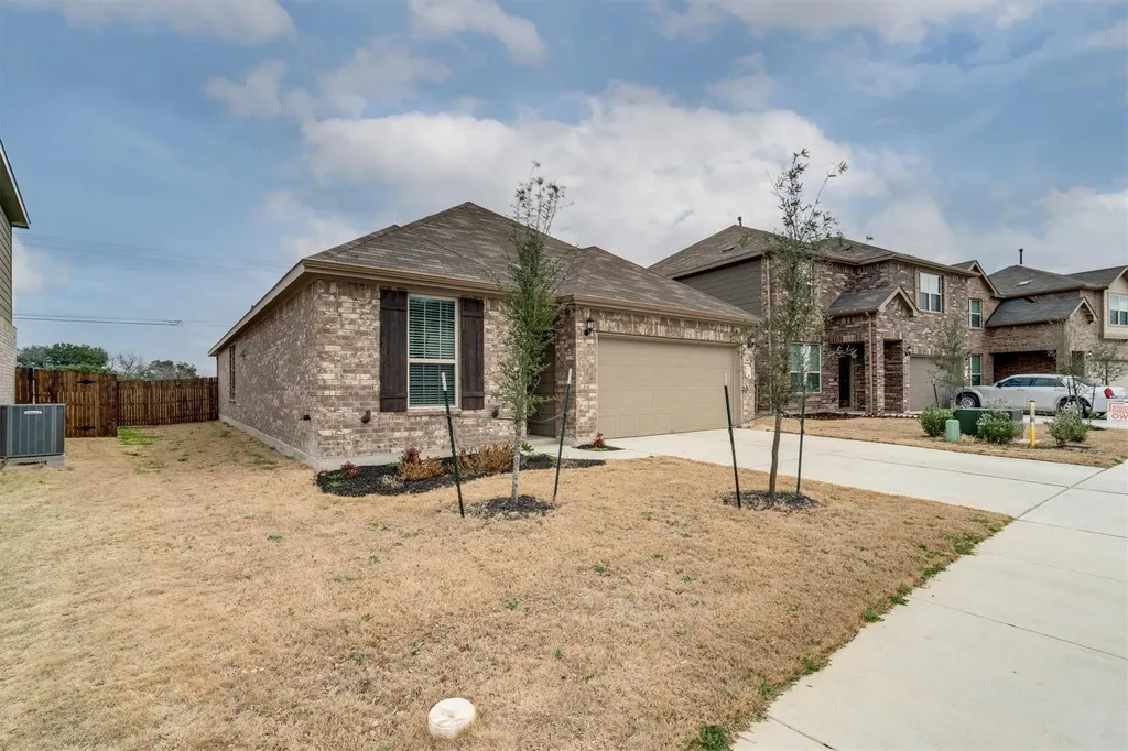 138 Duroc Drive Hutto TX 78634