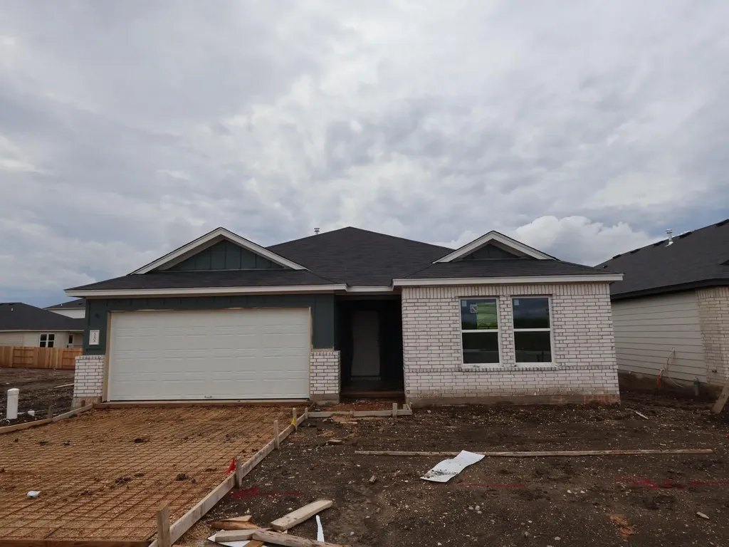 12404 Setting Peak Lane Buda TX 78610