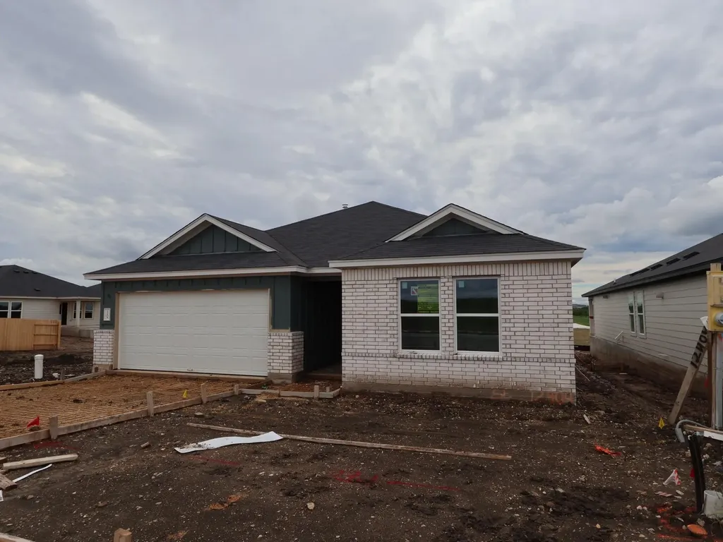 12404 Setting Peak Lane Buda TX 78610