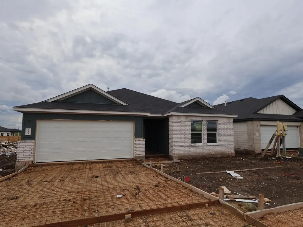 12404 Setting Peak Lane Buda TX 78610