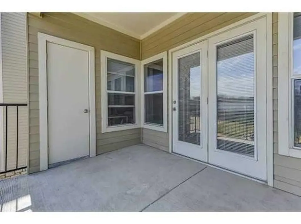 1901 Crossing Place Austin TX 78741