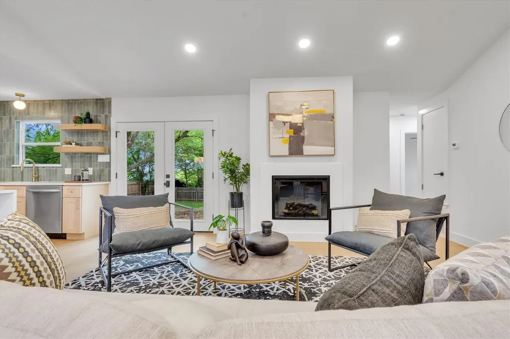 6807 Roanoke Drive Austin TX 78723