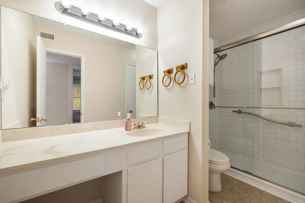 4500 E Oltorf Street Austin TX 78741