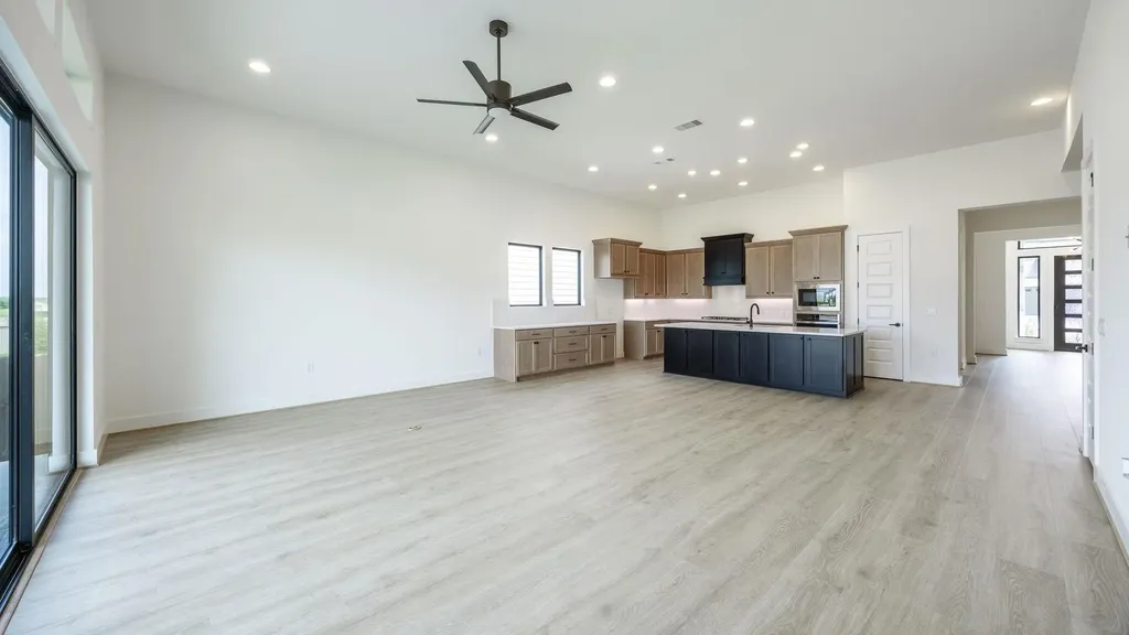 9516 Wiggy Way Austin TX 78744