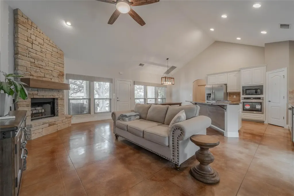 19013 Venture Drive Point Venture TX 78645