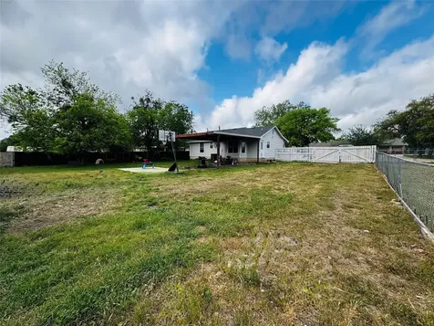 555 Live Oak Drive Bertram TX 78605