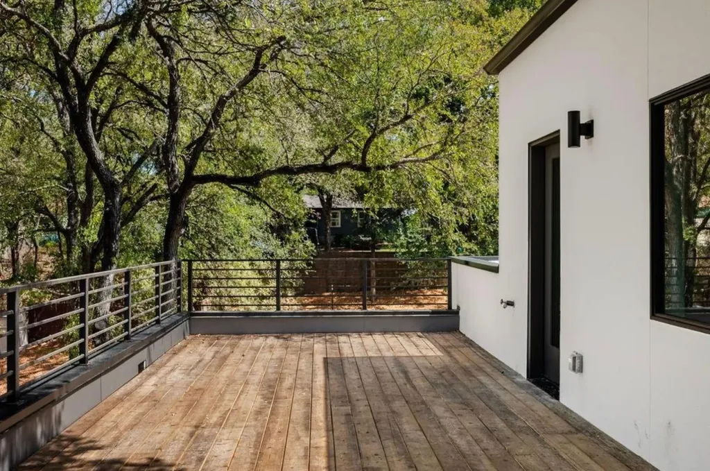1311 Deloney Street Austin TX 78721