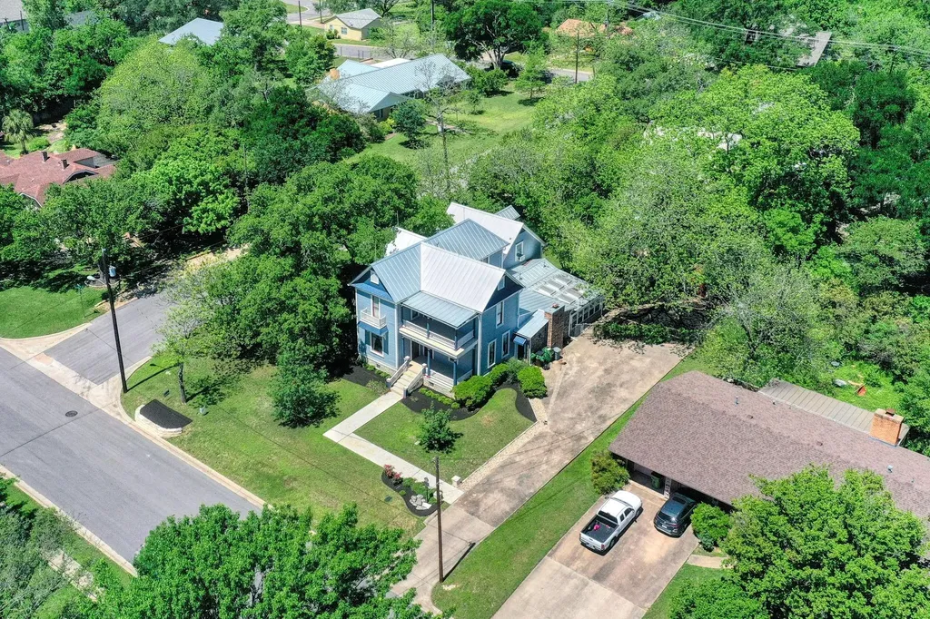 602 E Liberty Avenue E Round Rock TX 78664