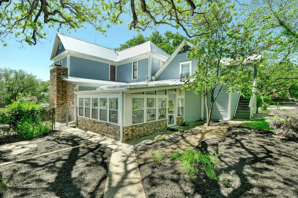 602 E Liberty Avenue E Round Rock TX 78664