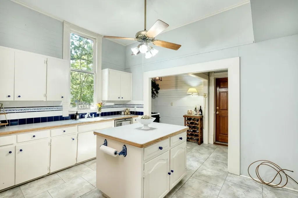 602 E Liberty Avenue E Round Rock TX 78664