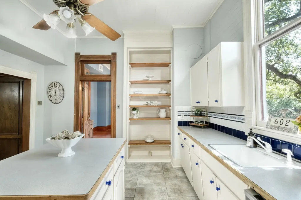 602 E Liberty Avenue E Round Rock TX 78664