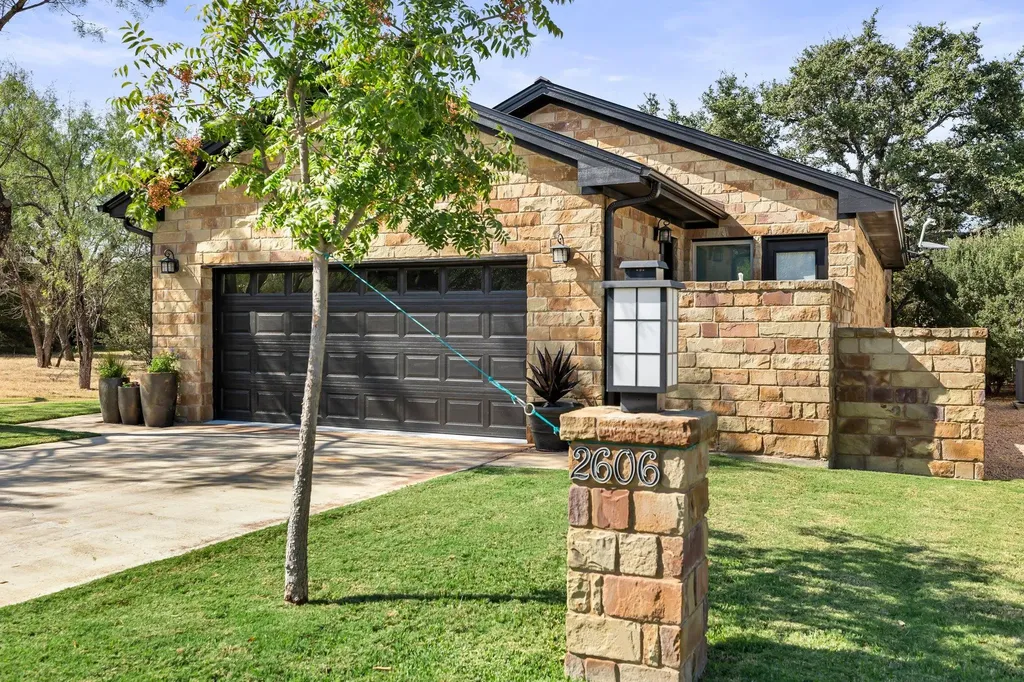 2606 Deep Canyon Horseshoe Bay TX 78657