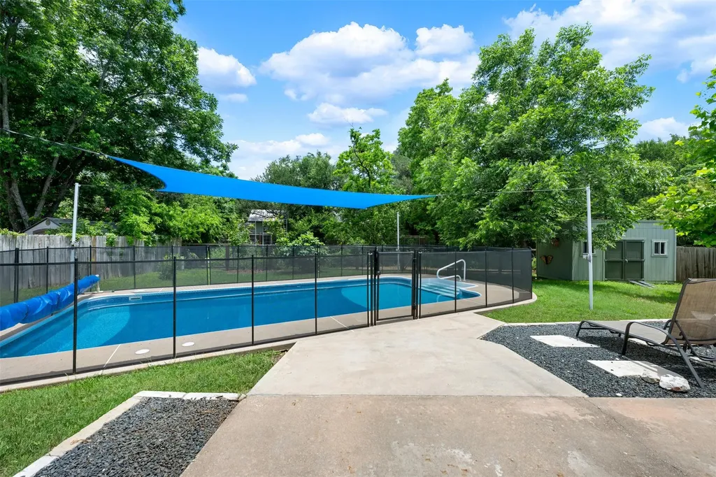 7218 S Brook Drive Austin TX 78736